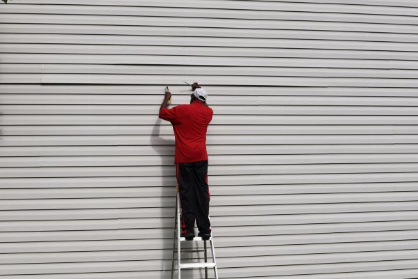 Cost of Siding Reattachment in College Station