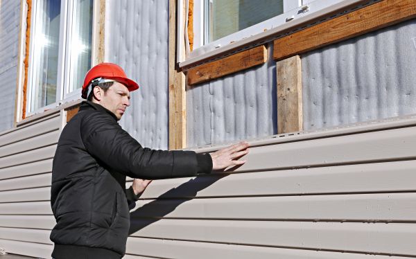 Cost of Vinyl Cladding Repair in College Station