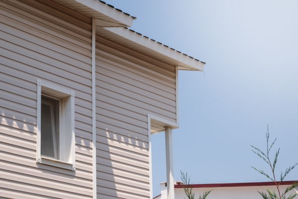 Cost of Vinyl Siding Hole Repair in College Station